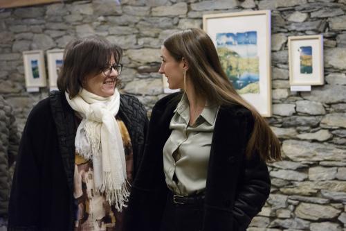 Naiara Escabias Oferil i el mural de Samantha Bosque a Cal Federico