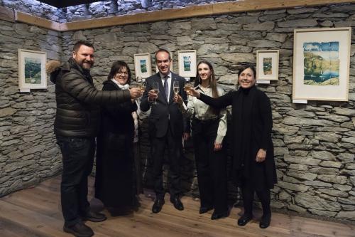 Naiara Escabias Oferil i el mural de Samantha Bosque a Cal Federico