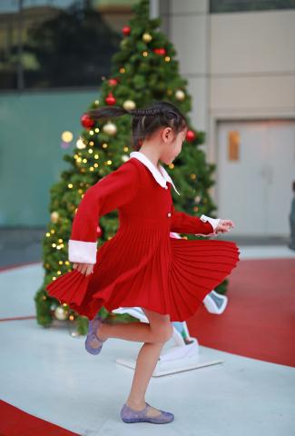 Balla per Nadal amb l'escola Liquid Dansa