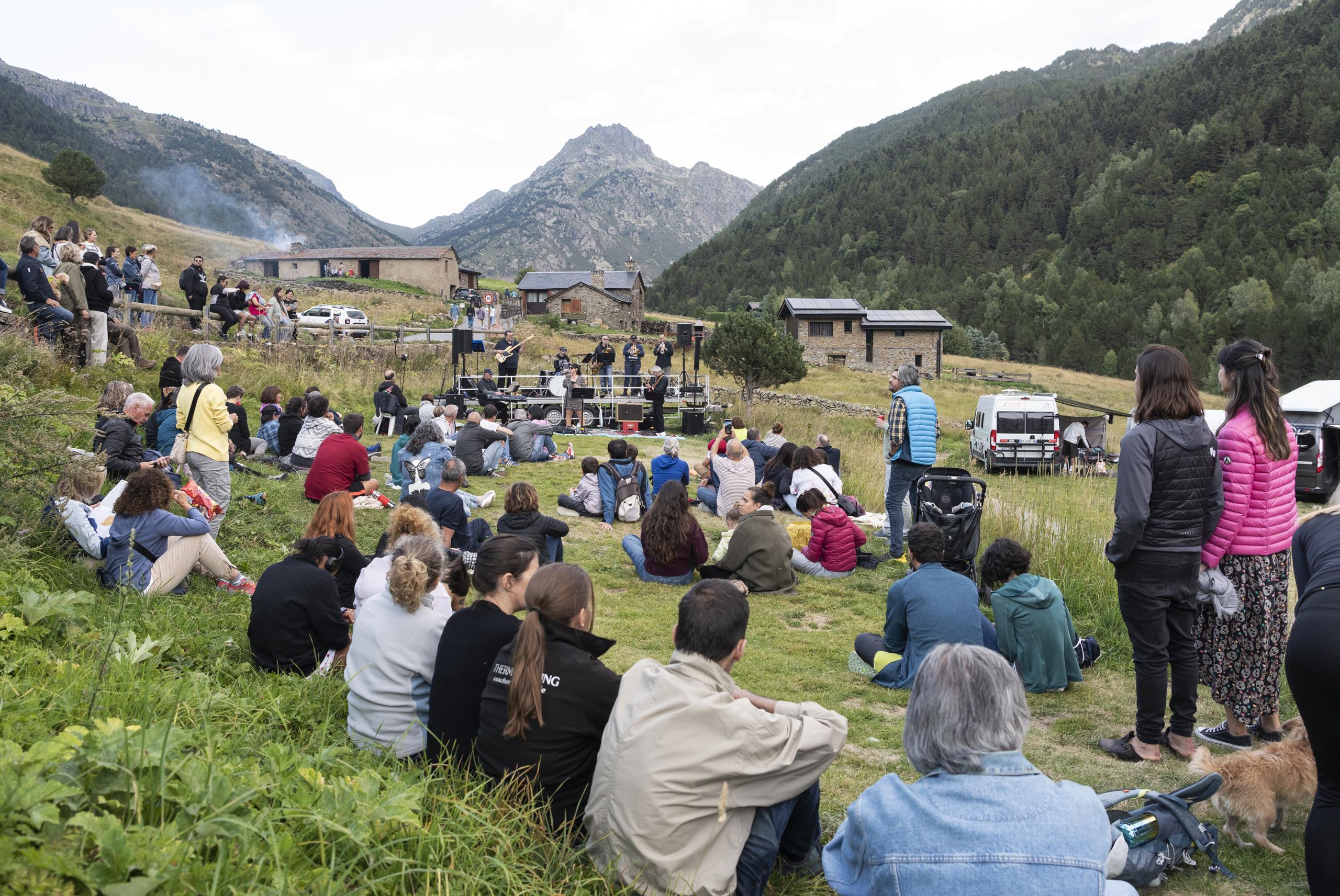 ESQUELLA INCLES WALKING MUSIC FESTIVAL